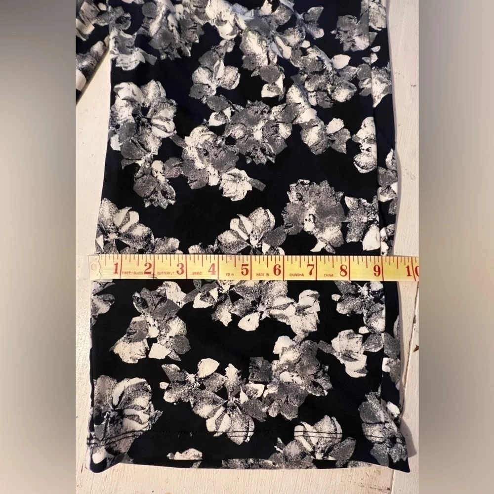 Ellen Tracy flare pants black w/ white flowers wrinkle resistant tie waist S - Picture 11 of 11